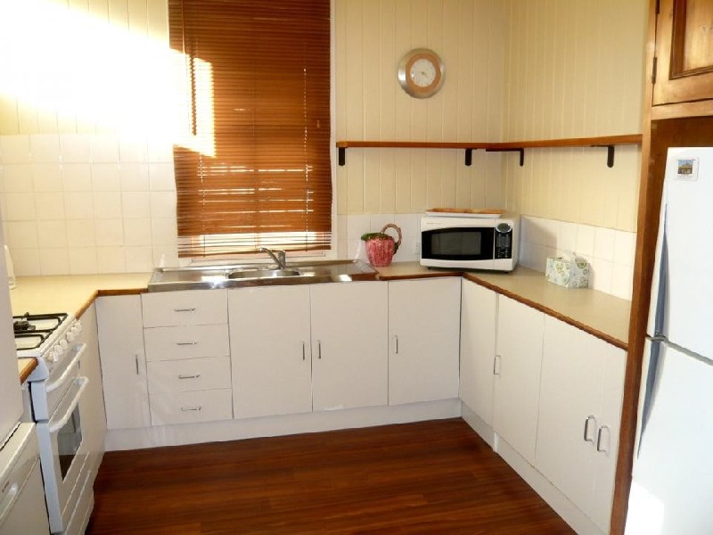 9 Wilkins St, Annerley QLD 4103