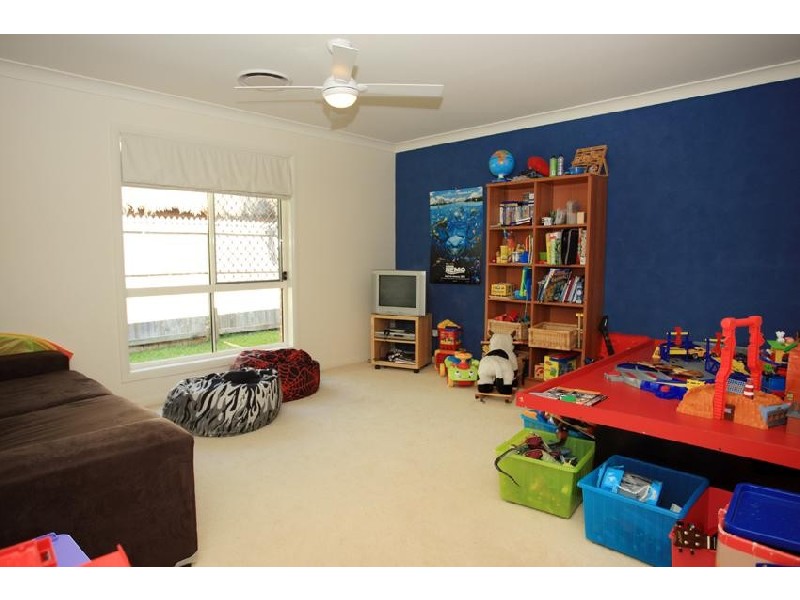 12 Darcelle Place, Ormiston QLD 4160