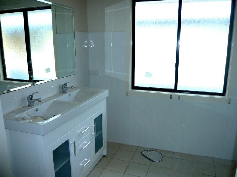 27 South St, Cleveland QLD 4163