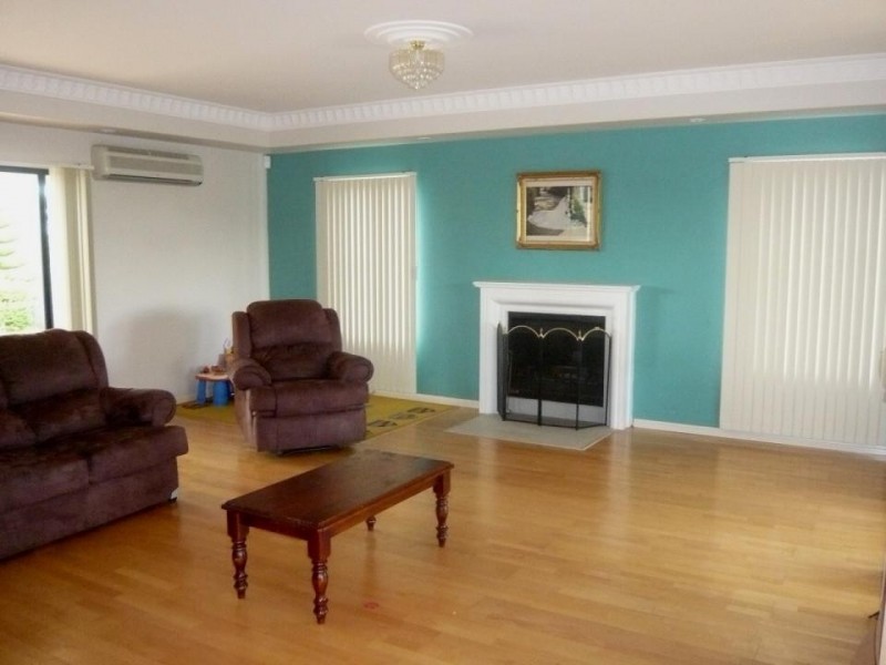 35 Parrot St, Greenbank QLD 4124