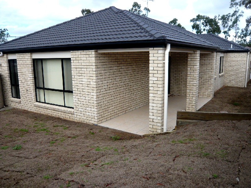32 Riverside Cres, Springfield Lakes QLD 4300