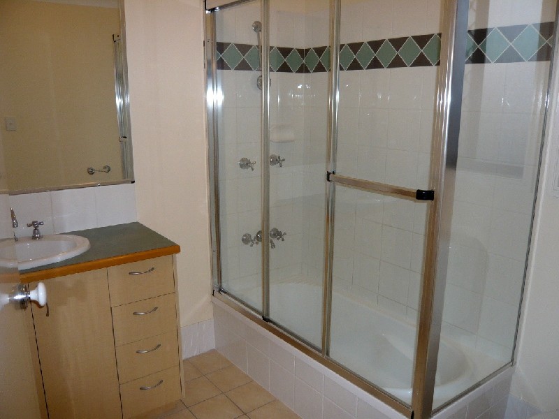 3/6 Rainey St, Chermside QLD 4032