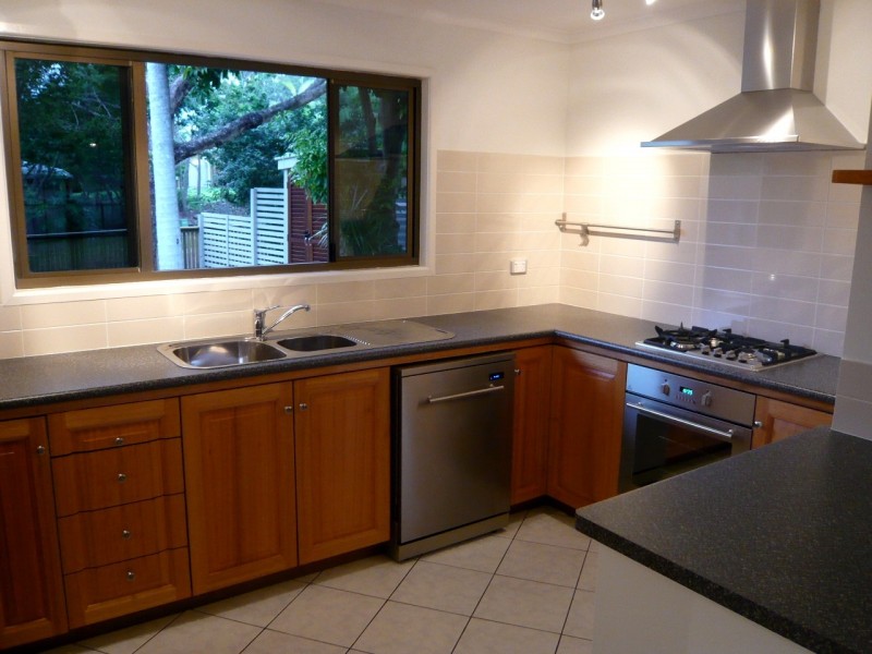 14 Caladenia St, Indooroopilly QLD 4068