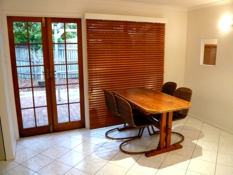 14 Caladenia St, Indooroopilly QLD 4068