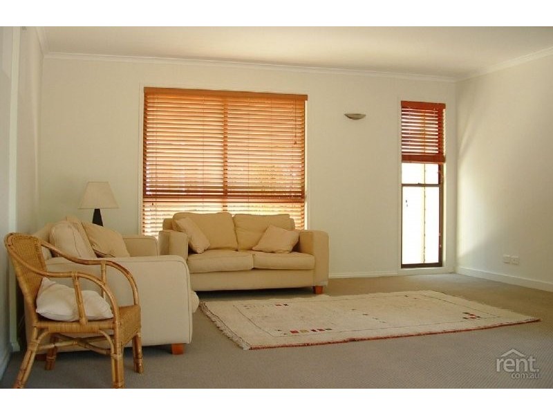 14 Caladenia St, Indooroopilly QLD 4068