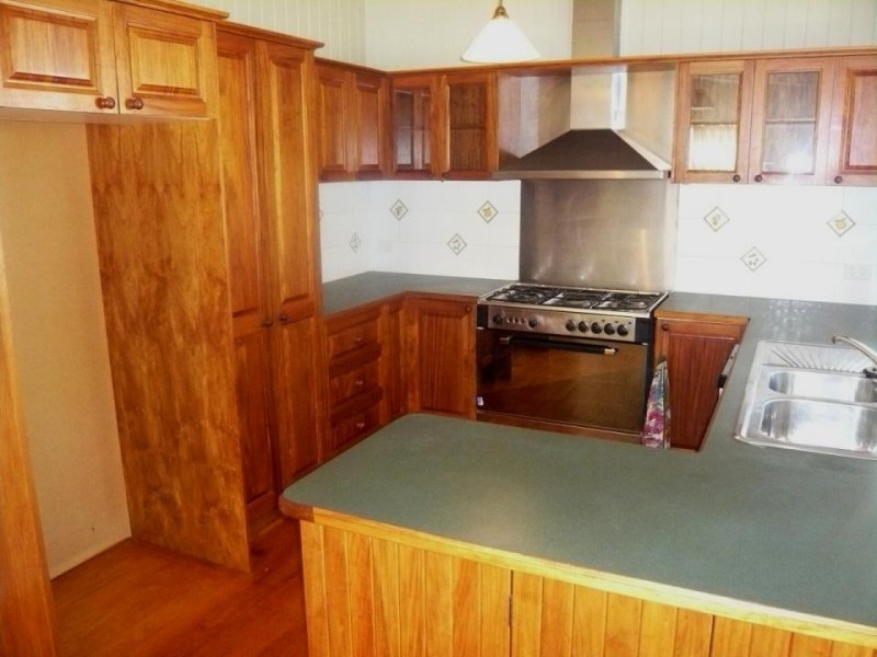 95 Overend St, Norman Park QLD 4170