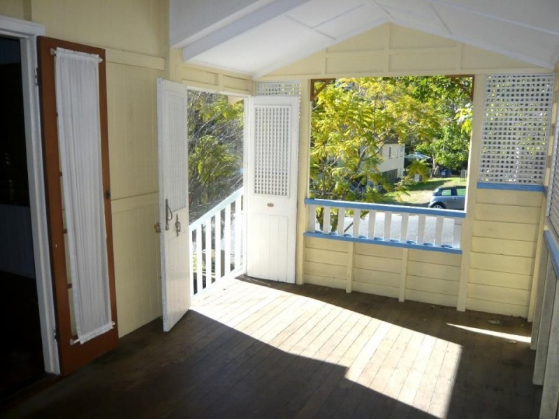 95 Overend St, Norman Park QLD 4170