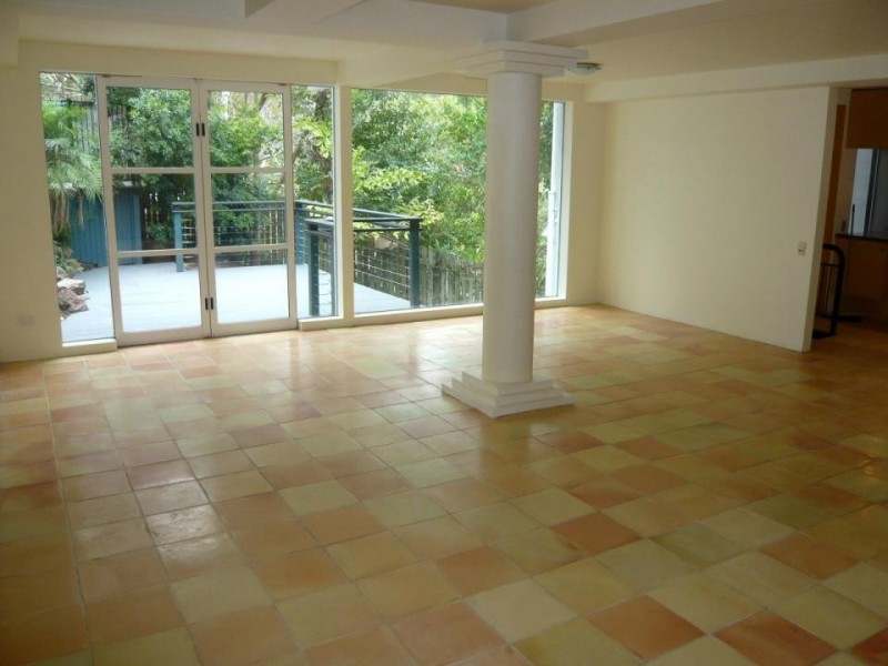 15 Praeger St, Chapel Hill QLD 4069