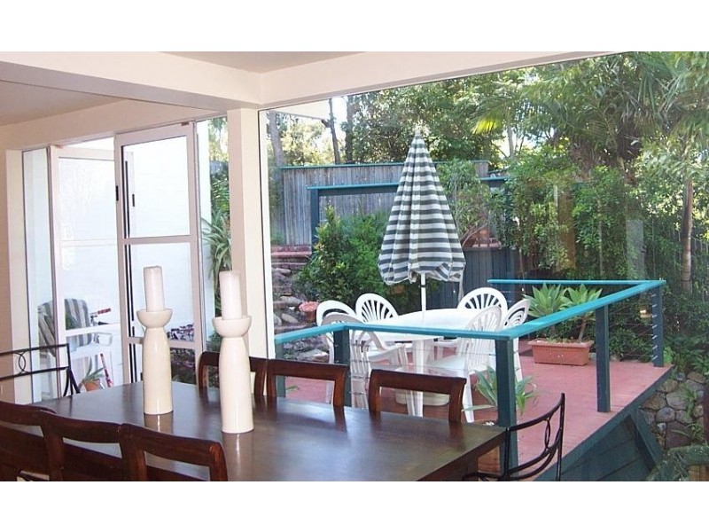 15 Praeger St, Chapel Hill QLD 4069