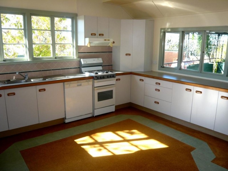 44 Brooks St, Camp Hill QLD 4152