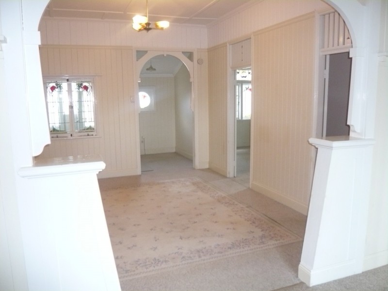 18 Chatsworth Rd, Coorparoo QLD 4151