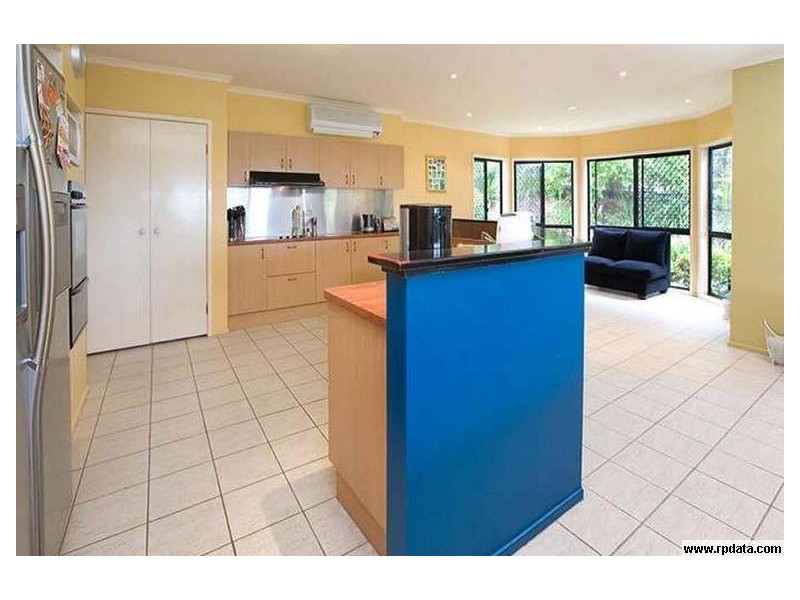 78 Sunset Rd, Kenmore QLD 4069