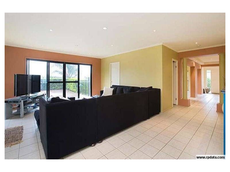 78 Sunset Rd, Kenmore QLD 4069