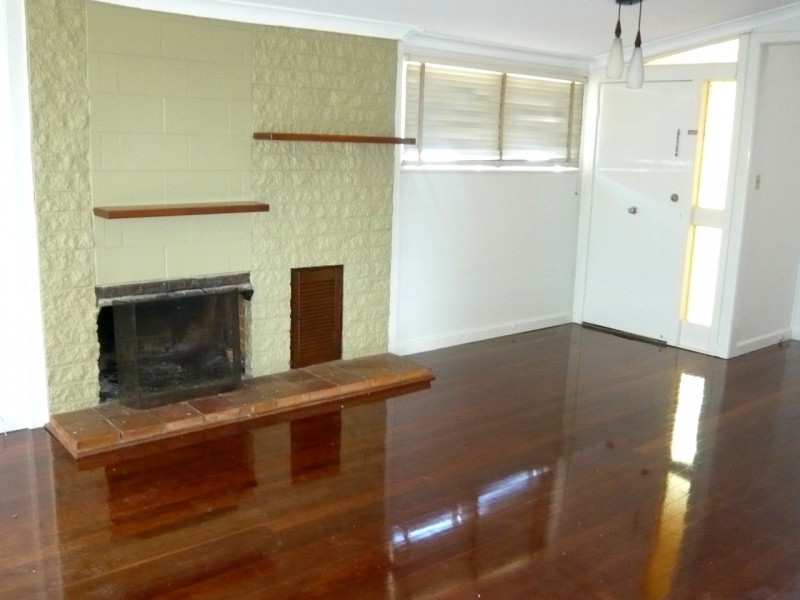 31 Hoya St, Holland Park West QLD 4121