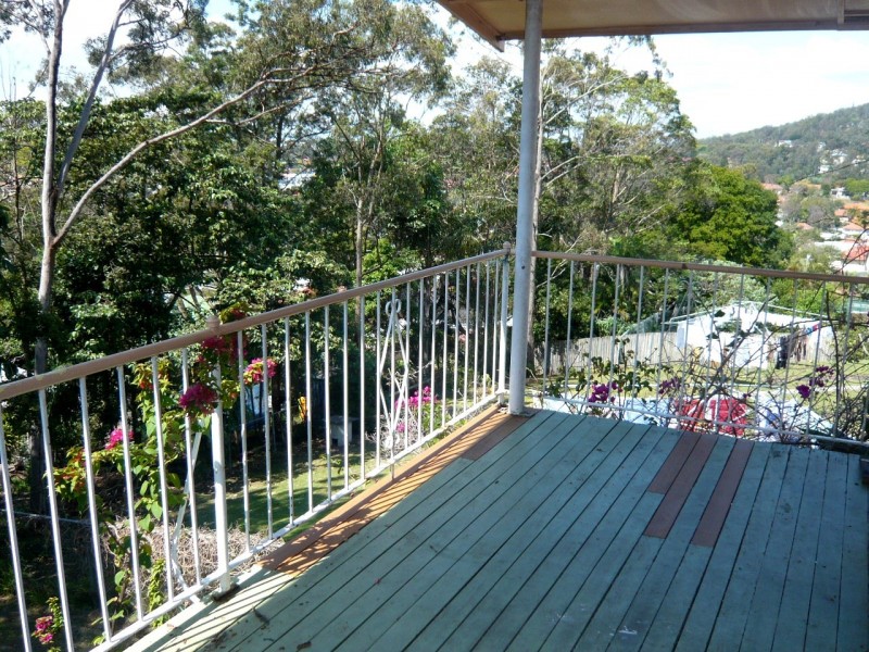 31 Hoya St, Holland Park West QLD 4121