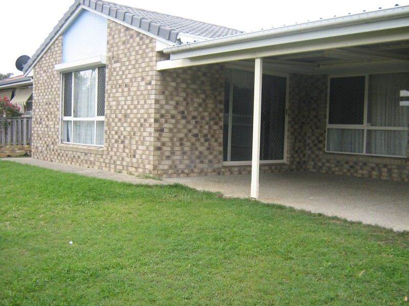 40 Hounslow Way, Seventeen Mile Rocks QLD 4073