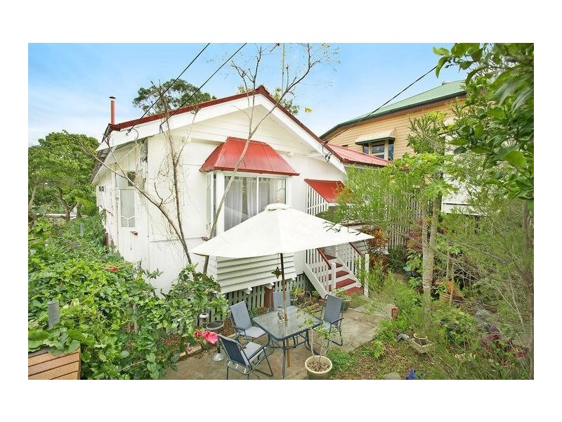 4 Laura Street, Highgate Hill QLD 4101