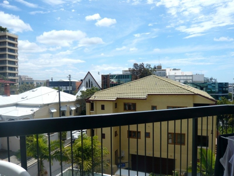 15 Sedgebrook St cnr McNally St, Spring Hill QLD 4000