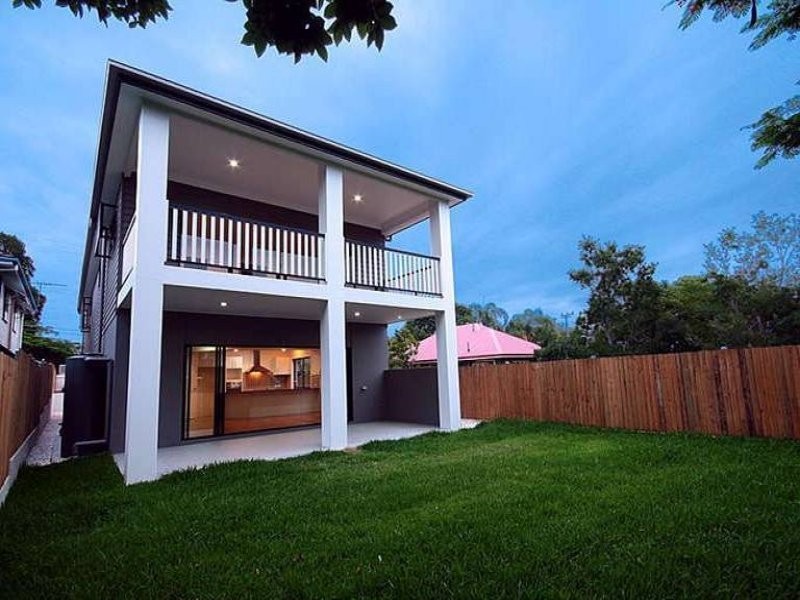 132 MCILWRAITH AVE, Norman Park QLD 4170