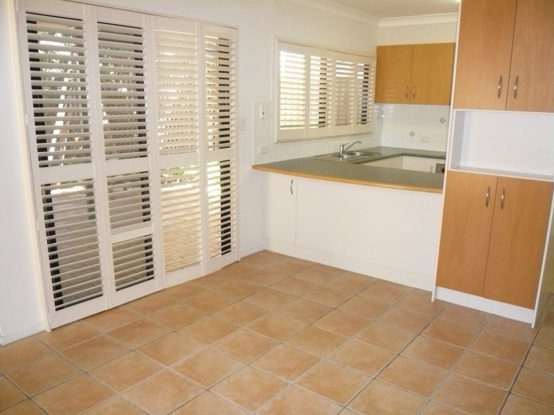 81 Kirkland Ave, Coorparoo QLD 4151