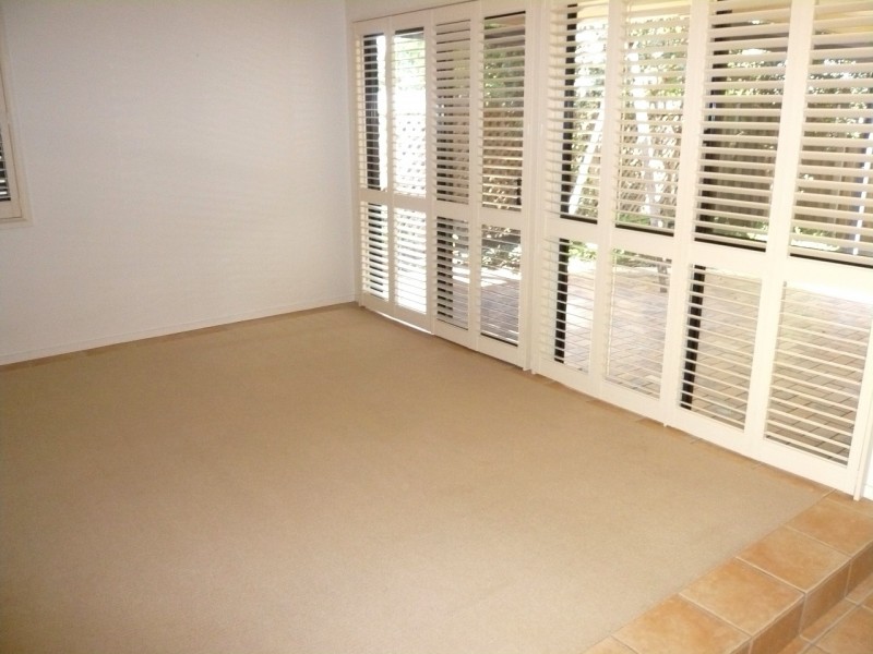 81 Kirkland Ave, Coorparoo QLD 4151