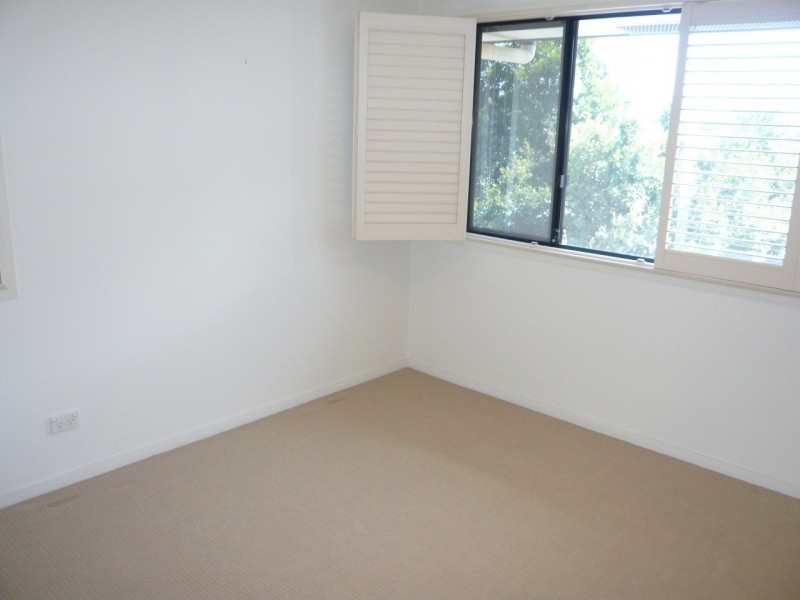81 Kirkland Ave, Coorparoo QLD 4151