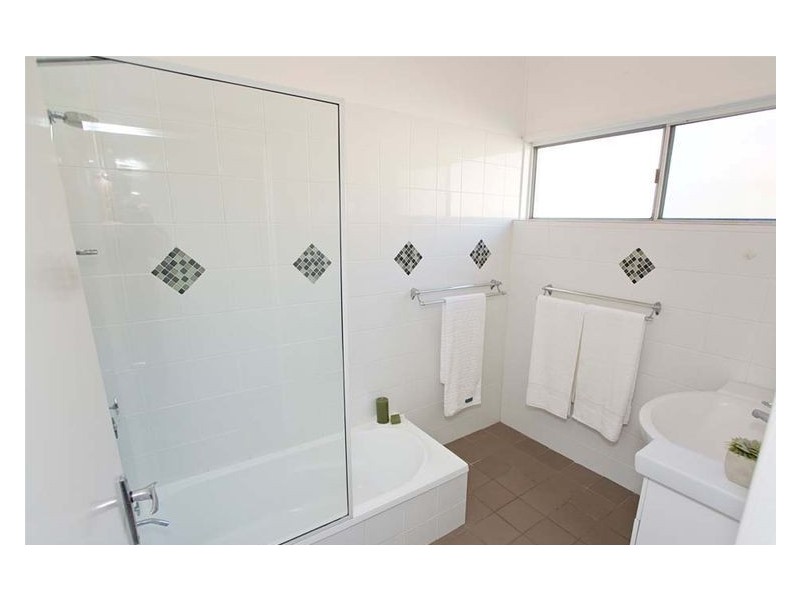 60 Noble St, Clayfield QLD 4011