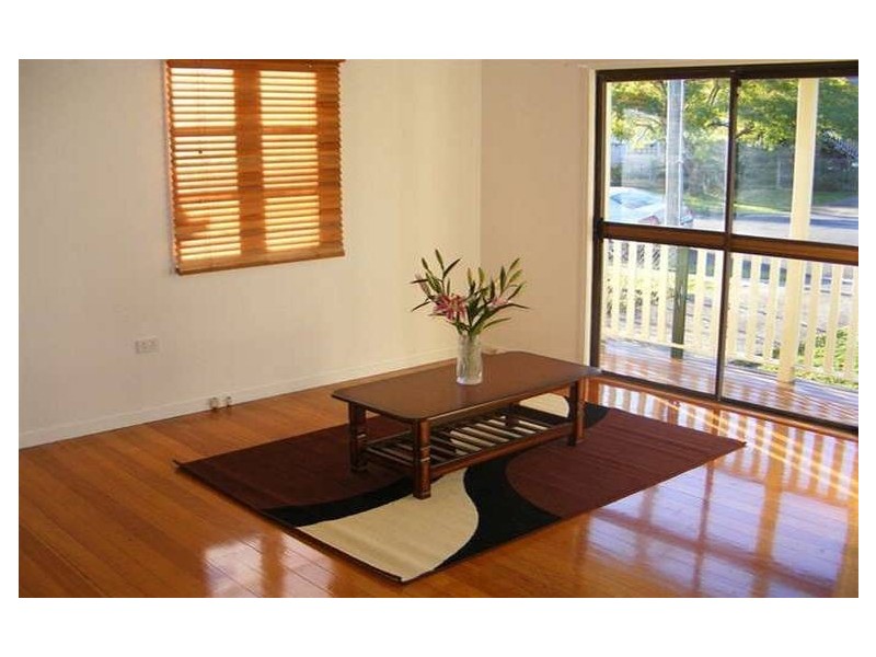 17 Livingstone St, Yeerongpilly QLD 4105