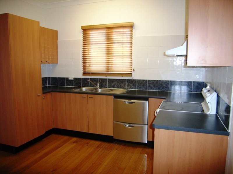 17 Livingstone St, Yeerongpilly QLD 4105