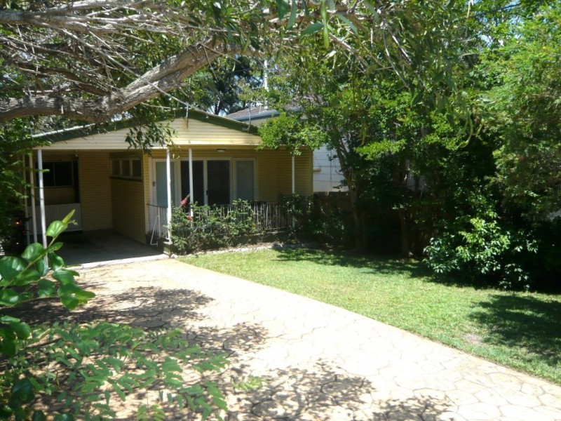 50 Henry St, Chapel Hill QLD 4069