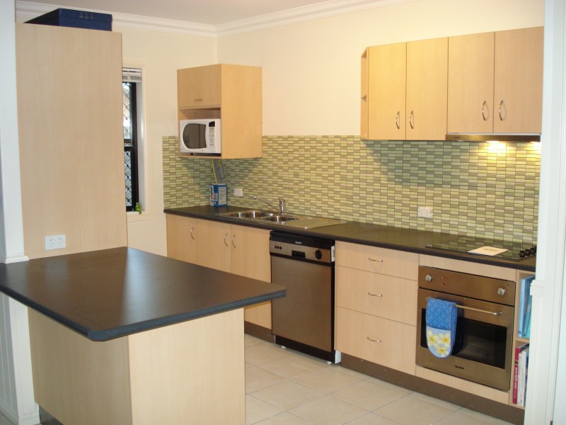 2 Tees St, Yeerongpilly QLD 4105