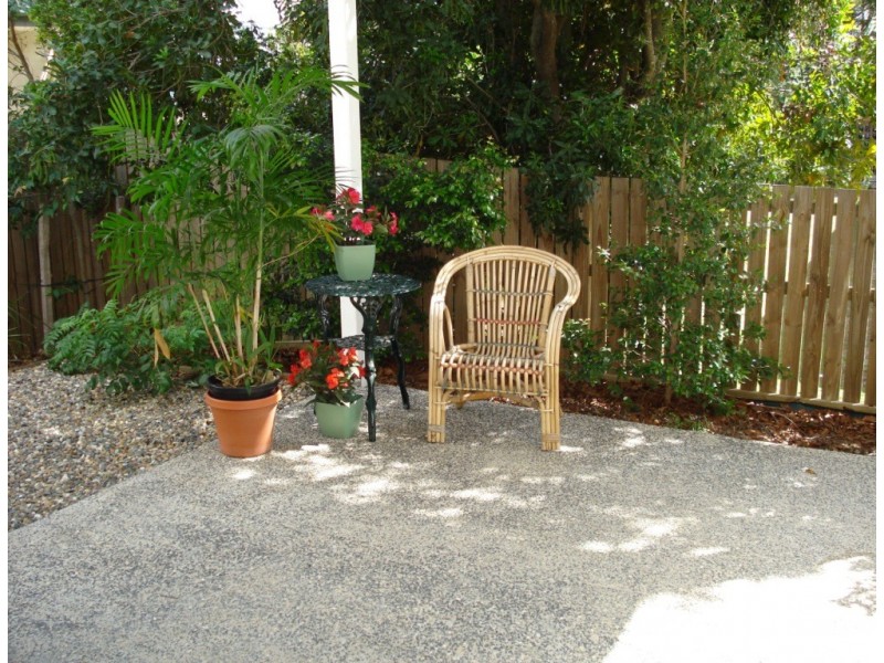 2 Tees St, Yeerongpilly QLD 4105