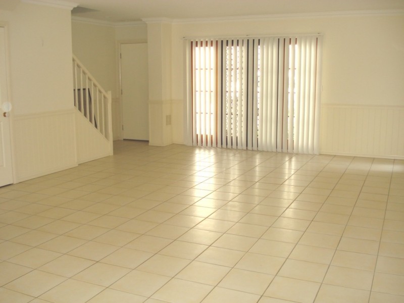 2 Tees St, Yeerongpilly QLD 4105