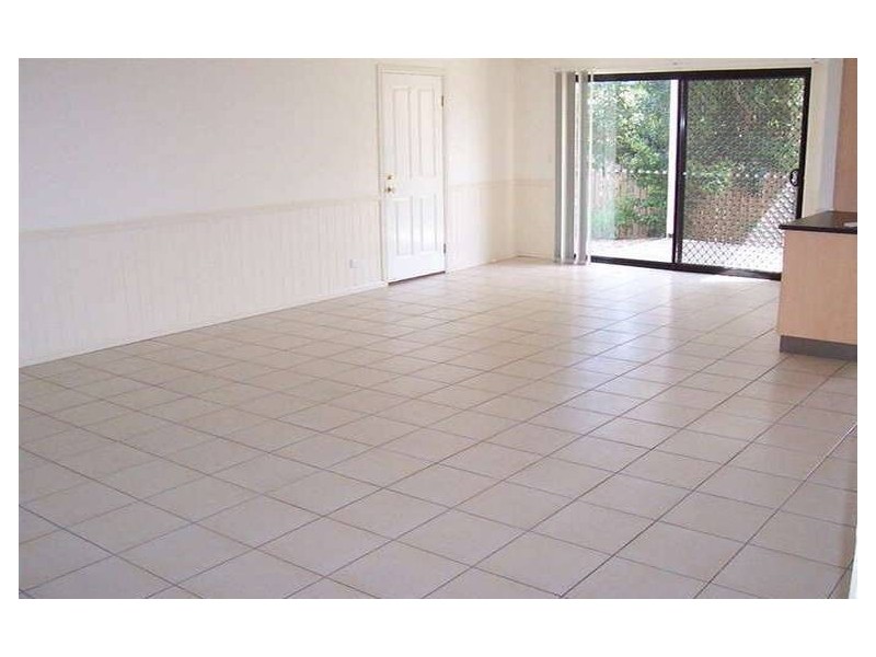 2 Tees St, Yeerongpilly QLD 4105