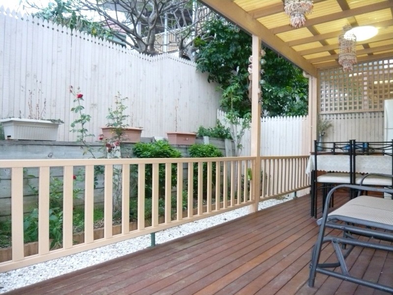 12 Middle St, Highgate Hill QLD 4101