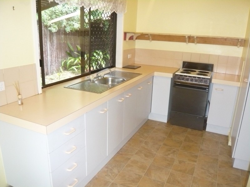 14 Nigel St, Redbank Plains QLD 4301