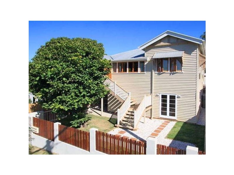 46a Dover St, Hawthorne QLD 4171