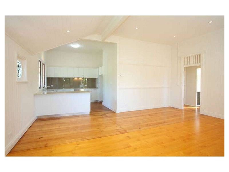 46a Dover St, Hawthorne QLD 4171