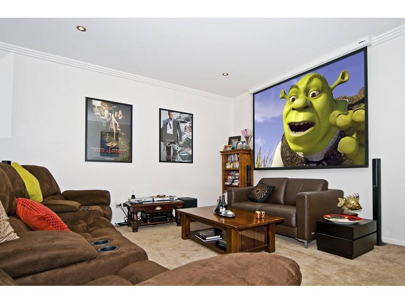 17 Peregrine Cres, Coomera QLD 4209