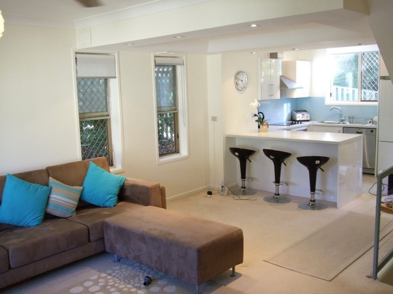 1/60 Mitre St, St Lucia QLD 4067