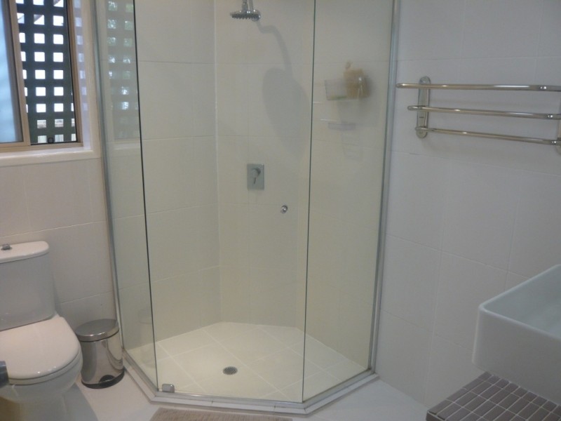 1/60 Mitre St, St Lucia QLD 4067