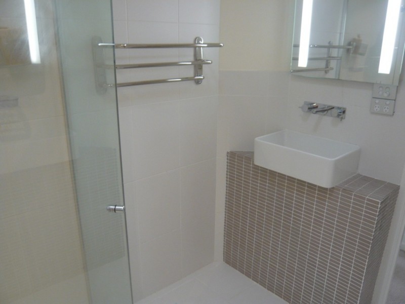 1/60 Mitre St, St Lucia QLD 4067