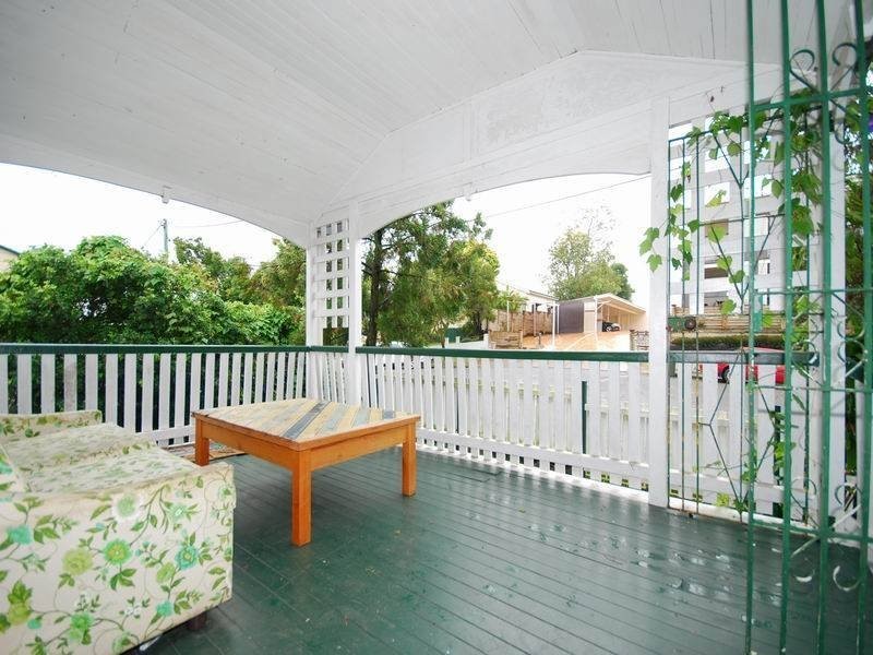 6 Annie St, Windsor QLD 4030