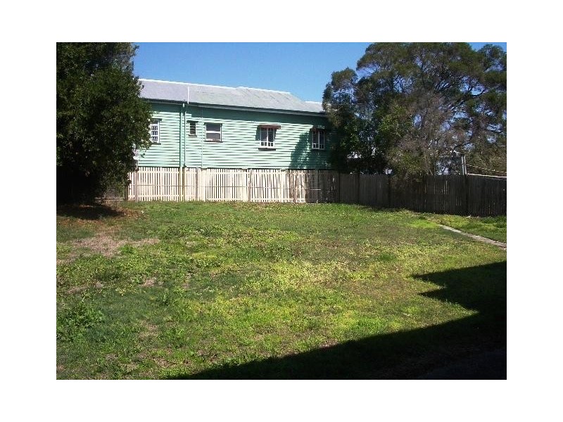 Frank Street, Norman Park QLD 4170