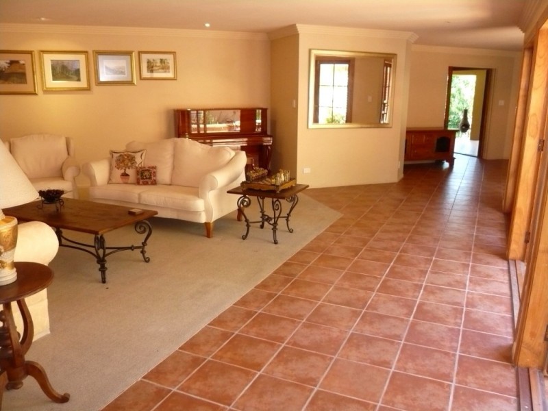 30a Kirkdale Rd, Chapel Hill QLD 4069