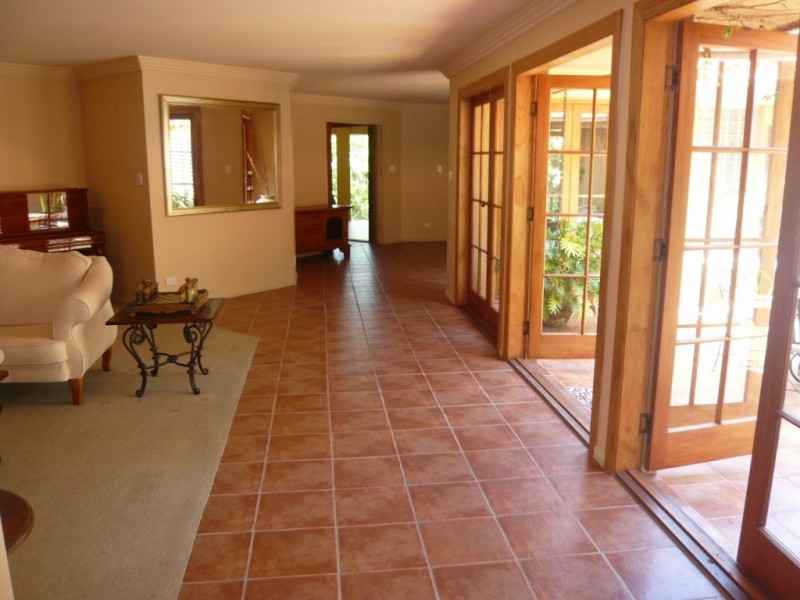 30a Kirkdale Rd, Chapel Hill QLD 4069