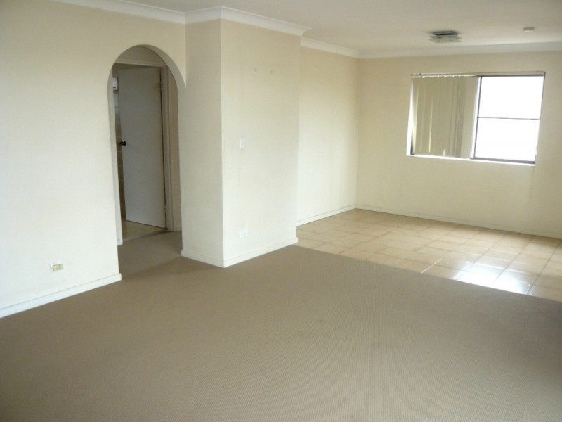 4 Rosemount Tce, Windsor QLD 4030