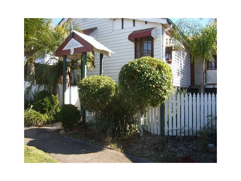 9  Lucy, Milton QLD 4064