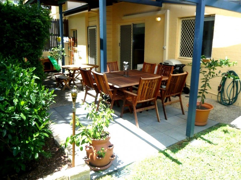 18 Lockhart St, Woolloongabba QLD 4102