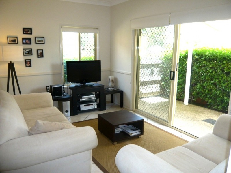 18 Lockhart St, Woolloongabba QLD 4102